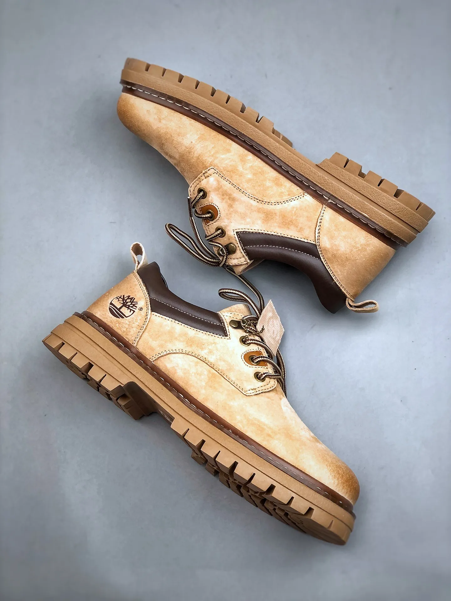 Local pick-up💰520 supports store release. New goods🚀#Timberland Timberland/Timberland classic outdoor low-top work casual shoes. Classic re-creation. Brand new upgrade. Guangdong factory quality. Original box and original packaging. The fabric is made of Italian 🇮🇹 top matte cowhide. It is paired with anti-odor and anti-corrosion genuine leather latex insoles to give you a perfect wearing experience. High-quality and durable. A must-have for sportsmen. Specialized in treating those who are not handsome. High quality and first-class feel. Exclusive supply. Size: 39-44 (one size larger)